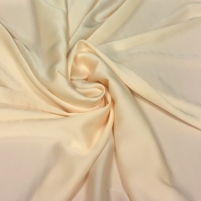 АтласВеликолепный атлас армани кремового цвета, со сливочным оттенком, текучий, пластичный. плотность отличная, непрозрачный, с эластаном. на вечерние платья, блузки, чехлы под кружево просто идеальный вариант.