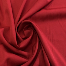 КрепКреп барби (марчиано). аналог итальянского полиэстерового кади. цвет насыщенный красный. в изделиях смотрится дорого, абсолютно не мнется. универсален для разного рода изделий, от деловых костюмов до вечерних платьев.