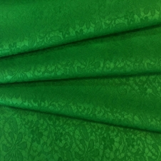 ЖаккардПлательный жаккард с эластаном. жаккард довольно мягкий по фактуре, не костюмный, очень пластичный. лучше всего будет смотреться в изделиях с мягким кроем. цвет травяной зеленый.