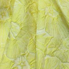 ЖаккардШикарная тафта-жаккард, объемные цветы, в жизни просто невероятно красив! шелковистый, формоустойчивый. на  вечернее платье с пышной юбкой просто незаменим.